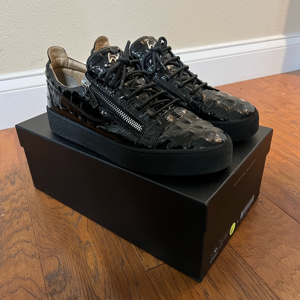 Giuseppe Zanotti shoe